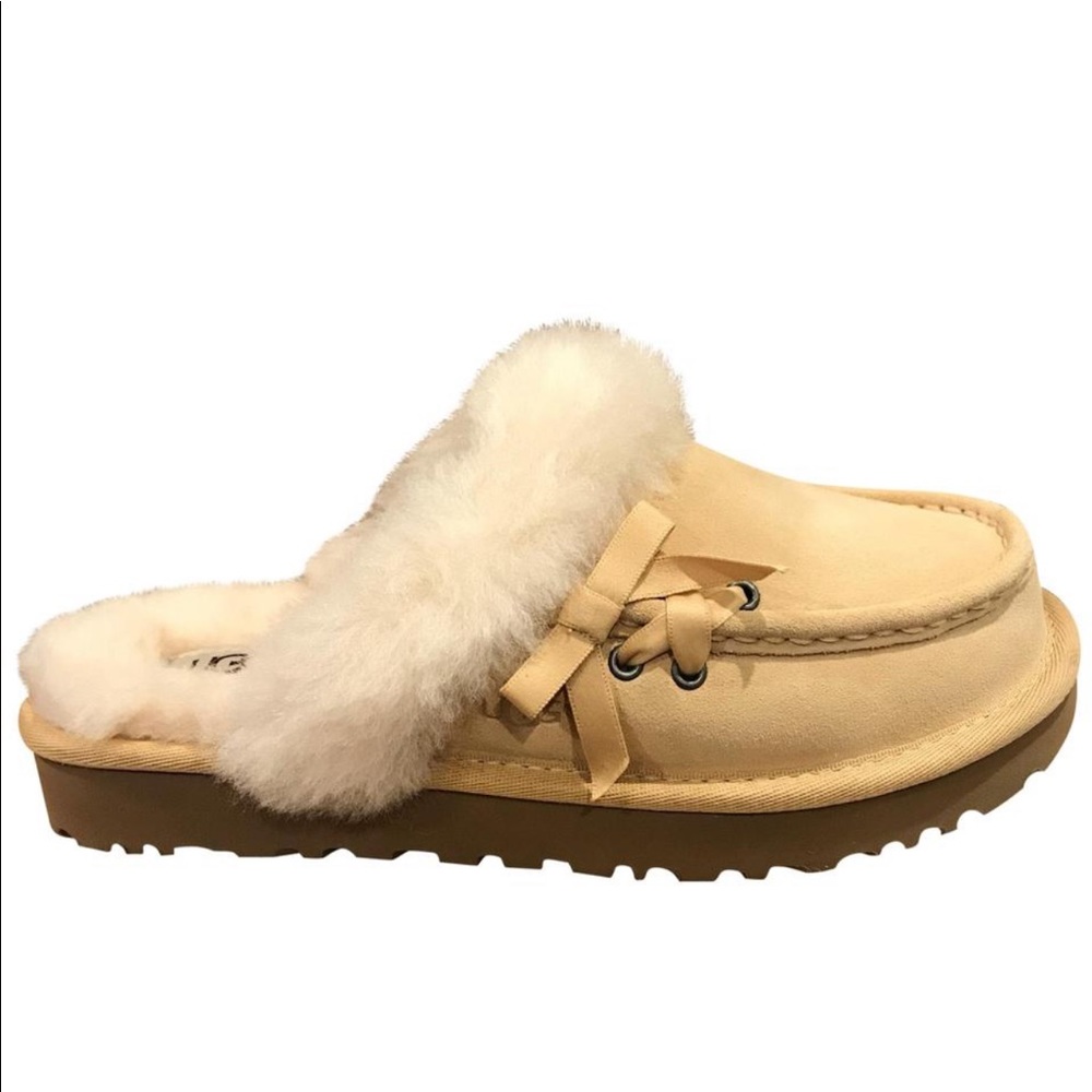 Women’s UGG Beachwood Slipper soft cream